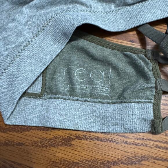real Brand Muted Green Strappy T Back Sports Bra Wireless Size Large No Padding - Picture 5 of 5